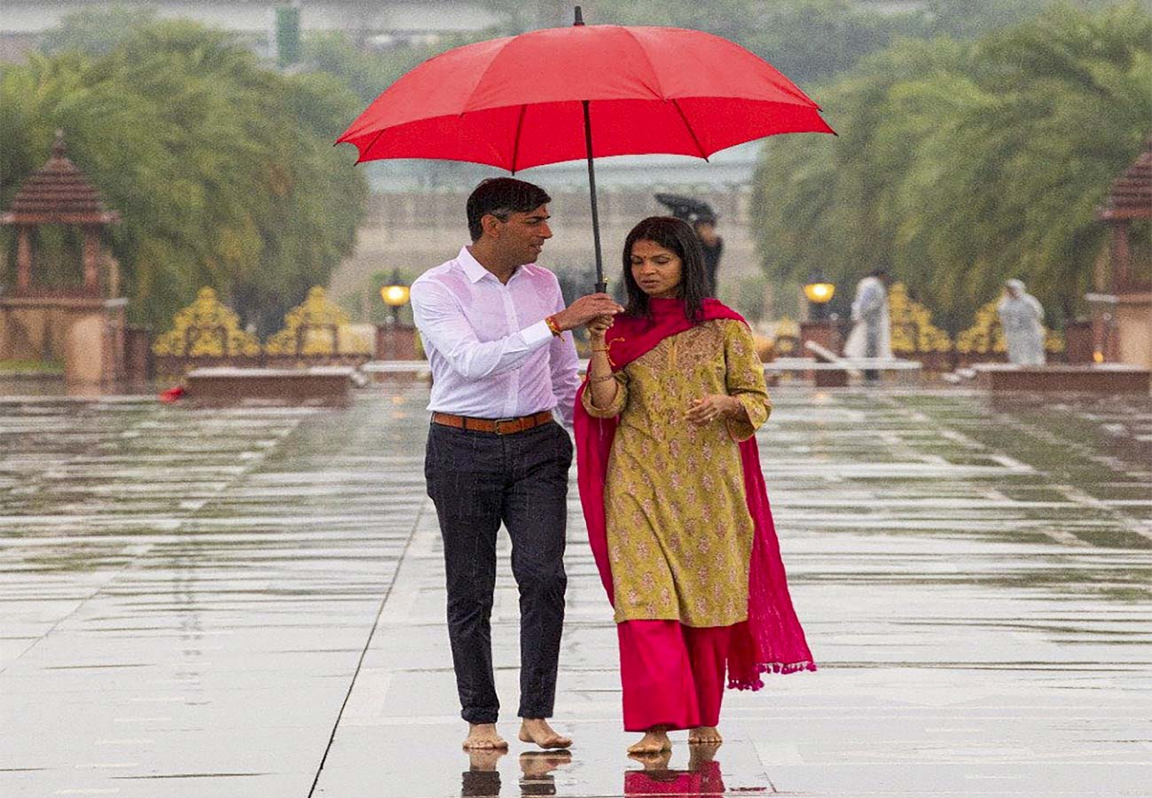 Rishi Sunak And Wife Akshata Pyaar Hua Iqrar Hua Moment In Delhi Rain