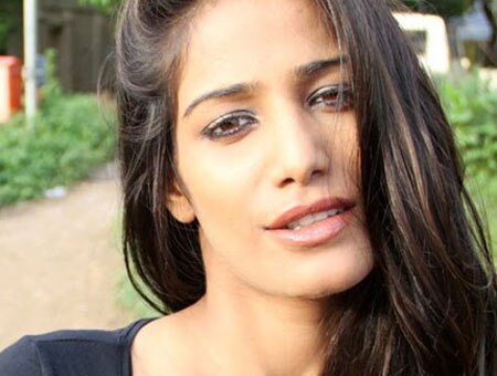 Poonam Pandey get AAP tickets! | पूनम पांडे को मिलेगा AAP का टिकट