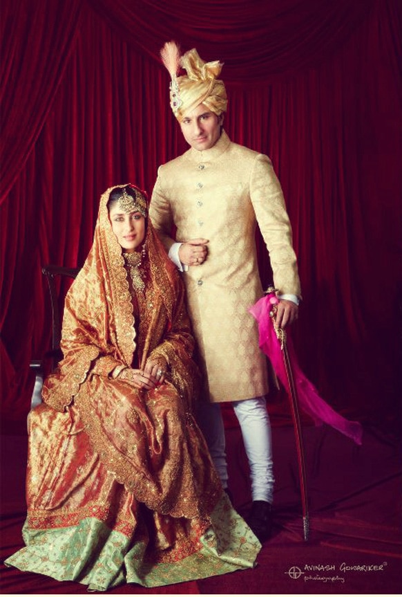 सैफ अली खान के साथ शादी के बाद आकर्षक लिबास में करीना कपूर।