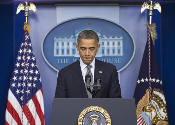 न्यूटाउन गोलीबारी घटना के बाद ह्वाइट हाउस में मीडिया को सम्बोधित करते हुए राष्ट्रपति बराक ओबामा।