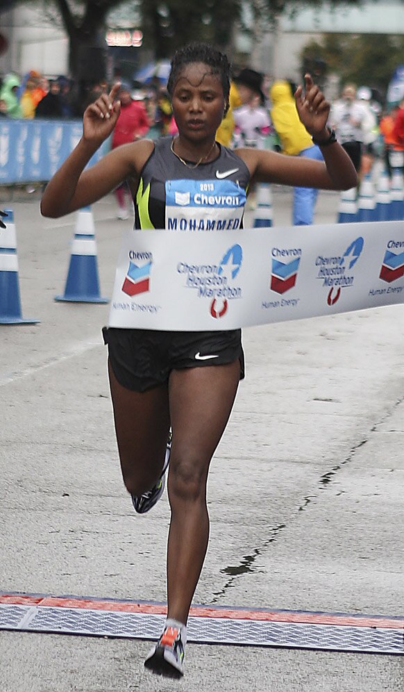 हस्टन मैराथन में इथोपियो की मेरिमा मोहम्मद ने महिला प्रतियोगिता में जीत हासिल की।