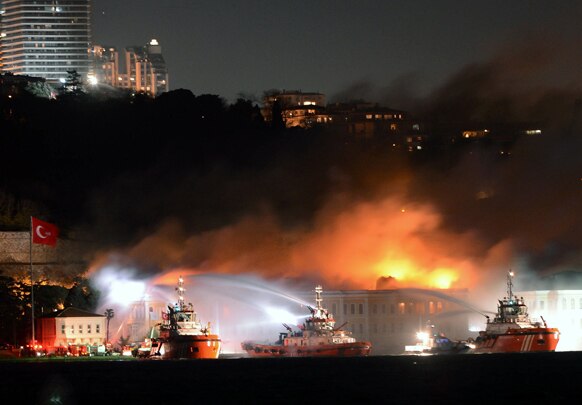 टर्की में आग से भयानक तबाही का एक मंजर।