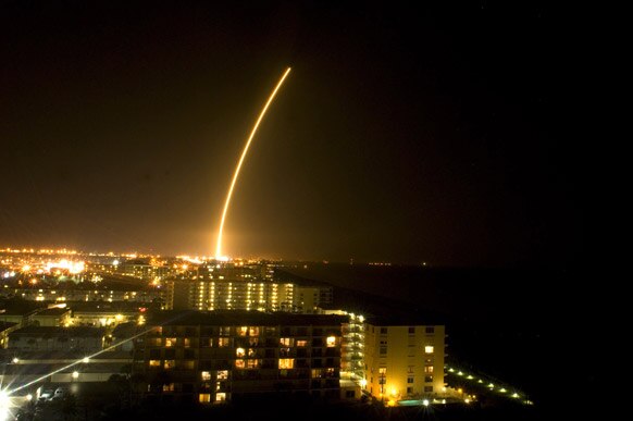 अमेरिका के केप केनवेरल एयर फोर्स स्‍टेशन से बुधवार को एलायंस एटलस रॉकेट का प्रक्षेपण किया गया।