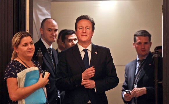 मुंबई में आयोजित बिजनेस सेमीनार को संबोधित करने पहुंचे ब्रिटेन के प्रधानमंत्री डेविड कैमरुन।