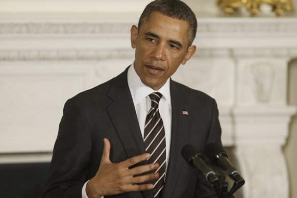 वाशिंगटन के व्हाइट हाउस में एक सभा को संबोधित करते अमेरिकी राष्ट्रपति बराक ओबामा।