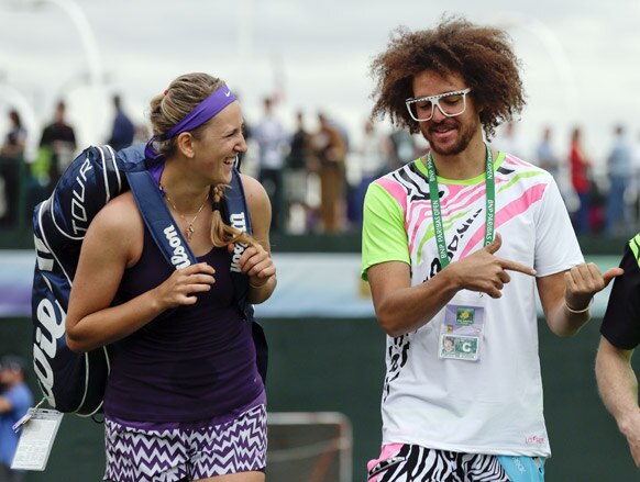 टेनिस खिलाड़ी विक्टोरिया अराजेंका , गायक रेडफो के साथ कैलिफ में।