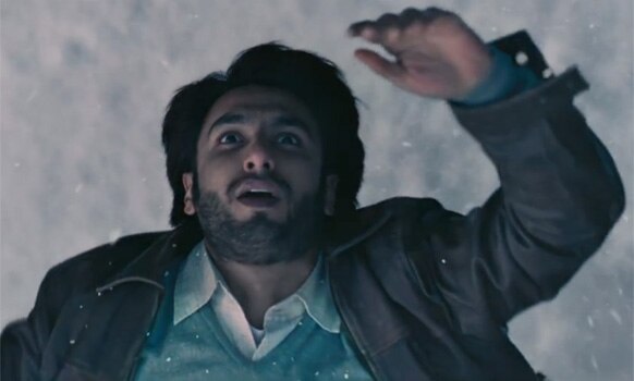 फिल्म 'लुटेरा' के एक सीन में रणवीर सिंह।