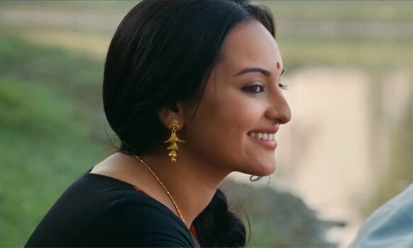 फिल्म 'लुटेरा' का निर्देशन विक्रमादित्य मोटवानी ने किया है, इस फिल्म में सोनाक्षी सिन्हा मुख्य भूमिका में है।