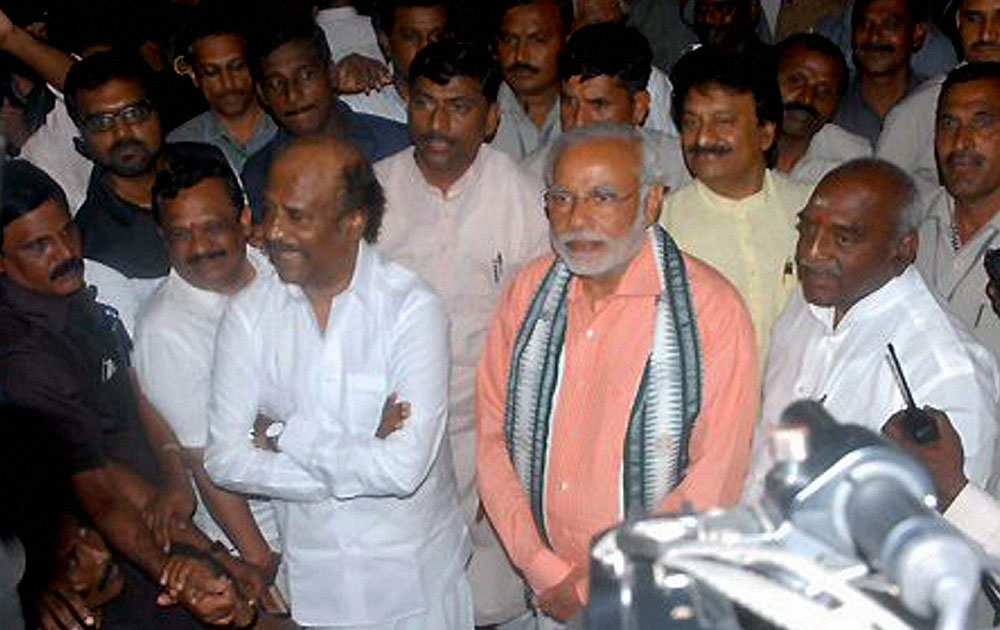 चेेेेन्नई में भारतीय जनता पार्टी के प्रधानमंत्री पद के उम्मीदवार नरेंद्र मोदी ने दक्षिण के सुपर स्टार रजनीकांत से मुलाकात की।
