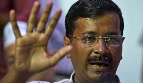 देखना होगा कि उपराज्यपाल अपनी कुर्सी बचाते हैं या संविधान को: केजरीवाल