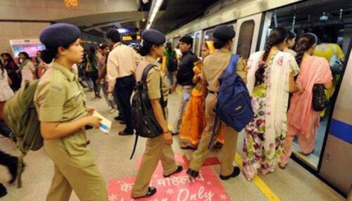 Elite Women Commandos To Secure Delhi Metro द ल ल म ट र म मह ल ओ क स रक ष कर ग एल ट कम ड Hindi News प रद श