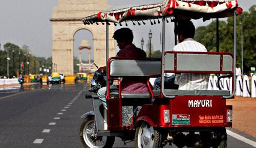 दिल्ली: ई-रिक्शा के बंद होने के आसार कम, मोटर व्हीकल एक्ट में होगा बदलाव