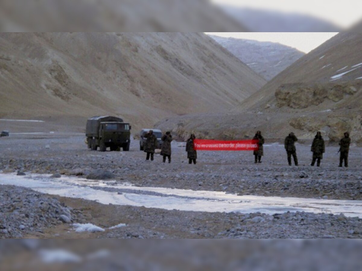 'लद्दाख क्षेत्र में भारतीय सेना के 15 बटालियन हाई अलर्ट पर'