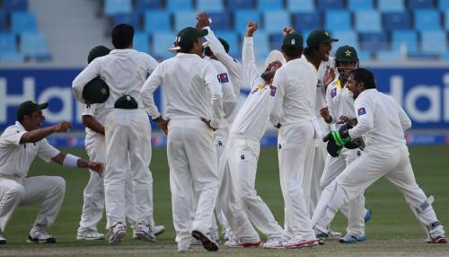 Pakistan Beat Australia In First Test By 221 Runs In Dubai | स्पिनरों ...