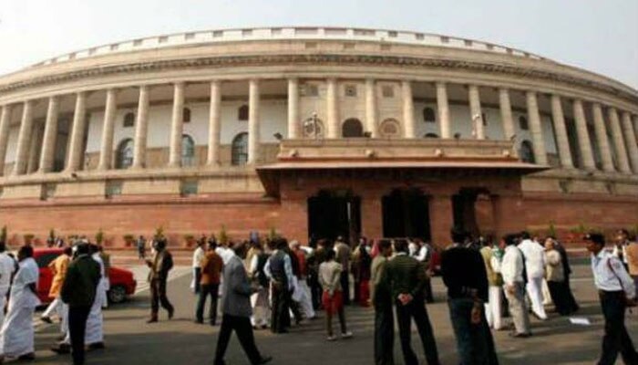 धर्मांतरण मुद्दे पर संसद में हंगामा धर्मांतरण मुद्दे पर संसद में हंगामा