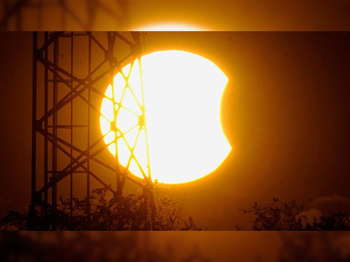 साल 2015 में दिखेंगे ग्रहण के चार अद्भुत और रोमांचक नजारे