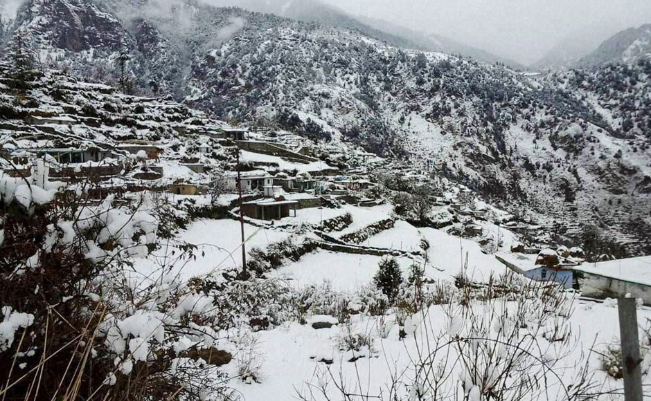 लगातार बारिश और बर्फबारी से ठंड बढ़ी लगातार बारिश और बर्फबारी से ठंड बढ़ी