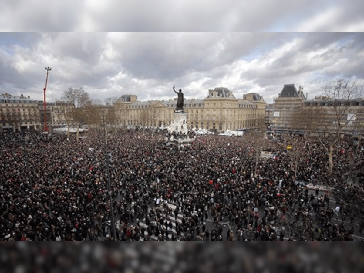 ऐतिहासिक पेरिस मार्च में शामिल हुए लाखों लोग, विश्व नेताओं ने किया रैली का नेतृत्व