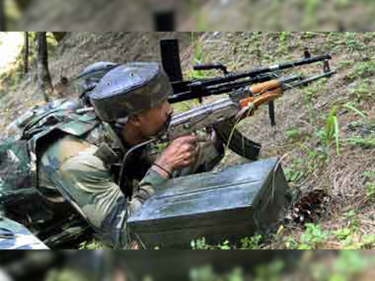जम्‍मू-कश्‍मीर: सुरक्षा बलों के साथ मुठभेड़ में तीन आतंकी ढेर