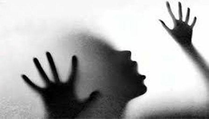 बरेली: ट्रेन ड्राइवर ने महिला से किया रेप बरेली: ट्रेन ड्राइवर ने महिला से किया रेप
