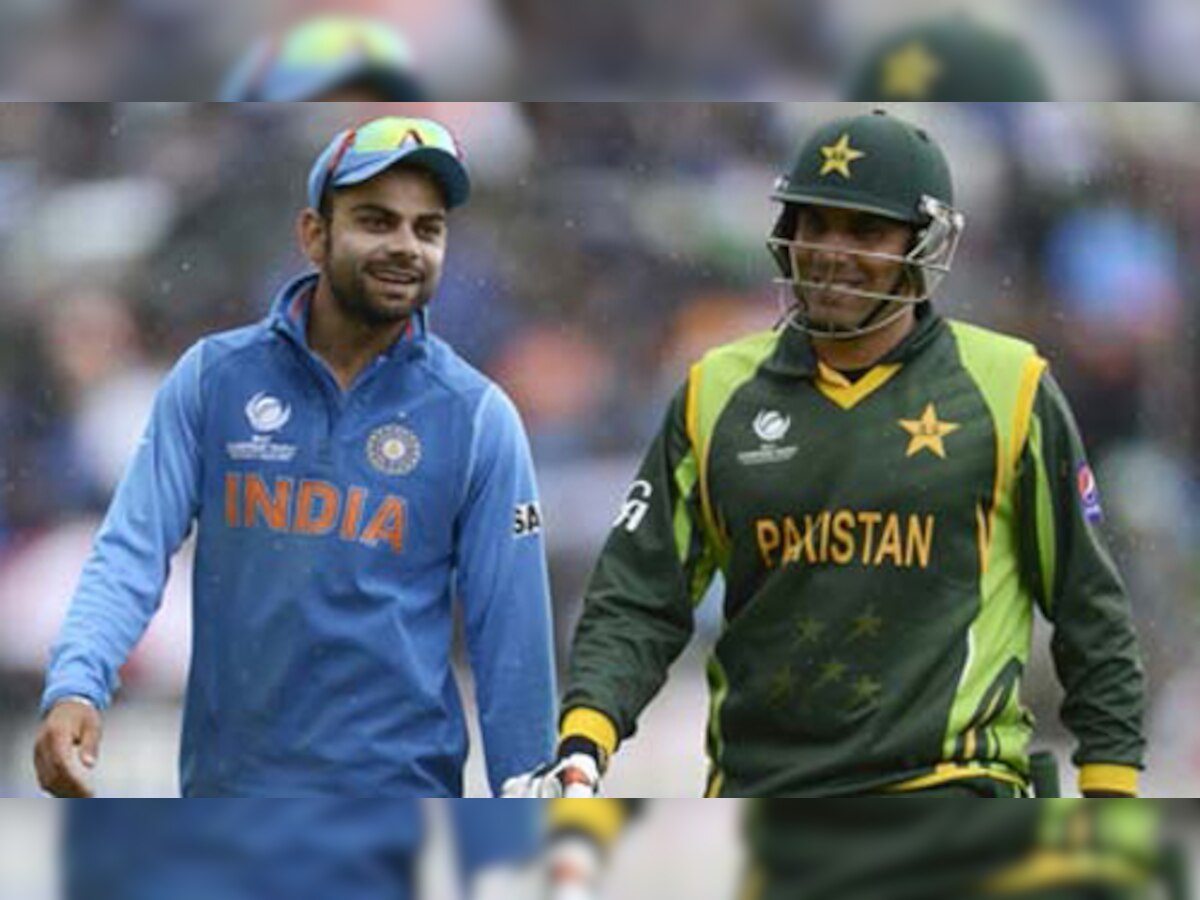 विश्व कप: भारत के खिलाफ मैच में पाकिस्तान को मनोवैज्ञानिक बाधा का सामना करना होगा- आकिब जावेद