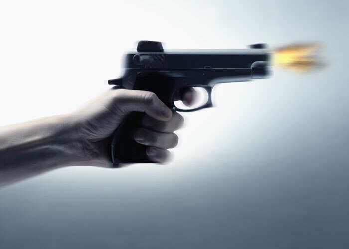 शादी समारोह में फायरिंग: 8 लोग घालय, 3 बच्चे शामिल, आरोपी फरार शादी समारोह में फायरिंग: 8 लोग घालय, 3 बच्चे शामिल, आरोपी फरार