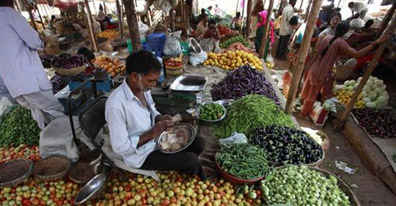महंगाई दर का लक्ष्य जनवरी 2016 तक 6% से कम और मार्च 2017 तक करीब 4% रखेगा केंद्रीय बैंक महंगाई दर का लक्ष्य जनवरी 2016 तक 6% से कम और मार्च 2017 तक करीब 4% रखेगा केंद्रीय बैंक