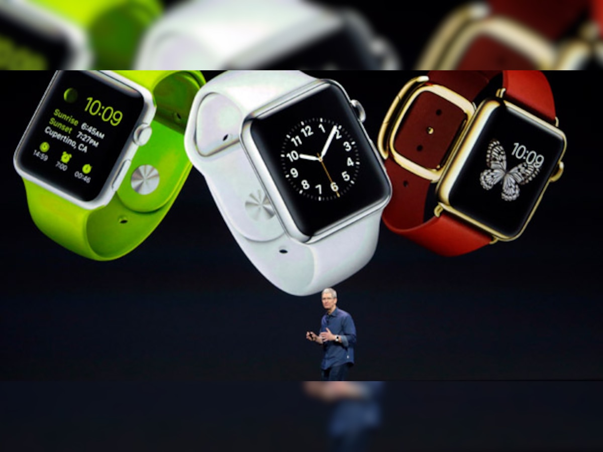 एप्पल की स्मार्ट घड़ी में संदेश, काल और सेहत संबंधी ऐप्लिकेशन