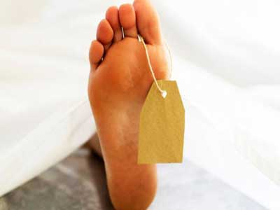 नोएडा: डंपर ने महिला को कुचला नोएडा: डंपर ने महिला को कुचला