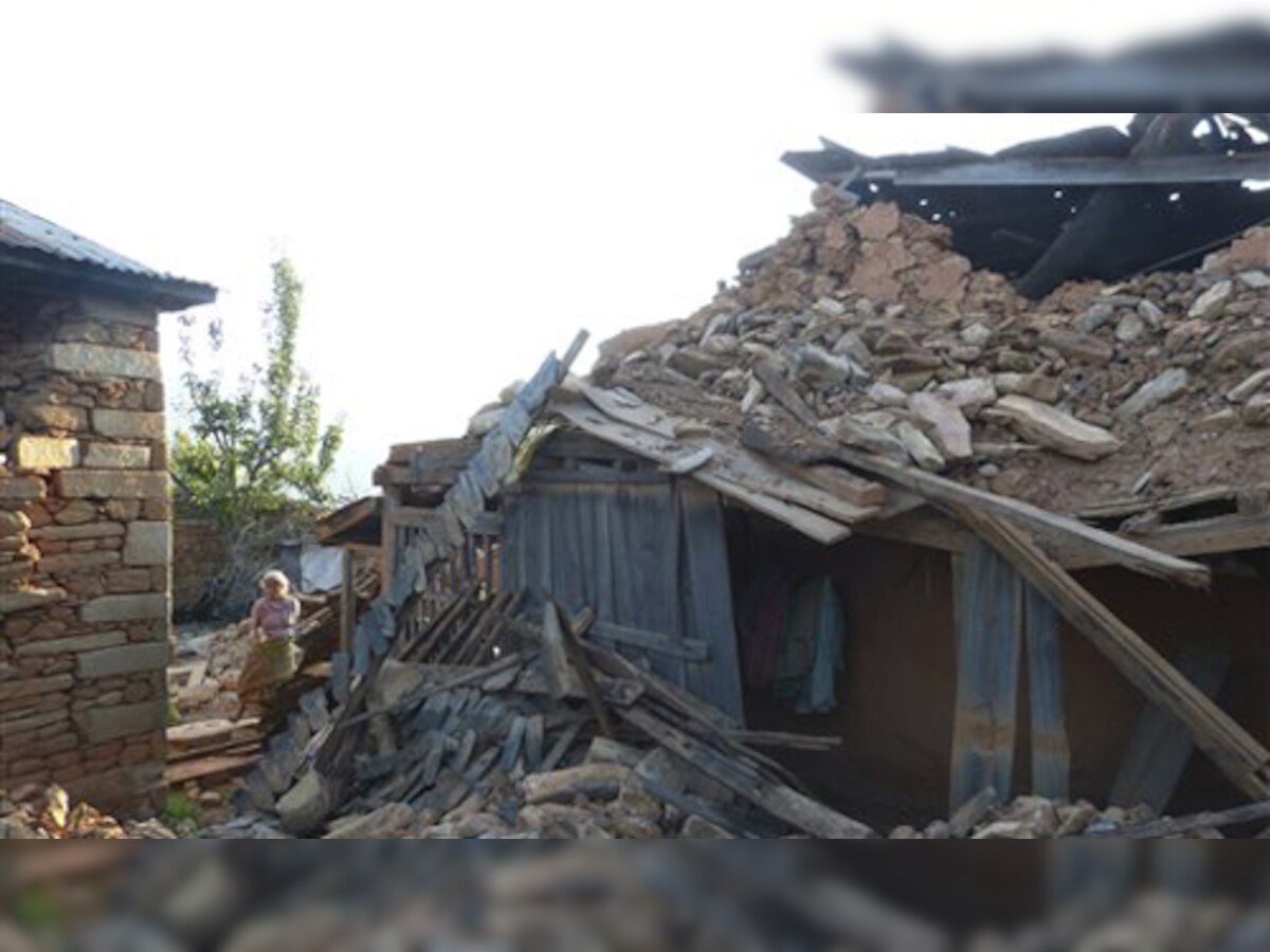 LIVE : नेपाल में 5000 से अधिक हुई मृतकों की तादाद, भूकंप से 80 लाख से ज्यादा लोग प्रभावित  