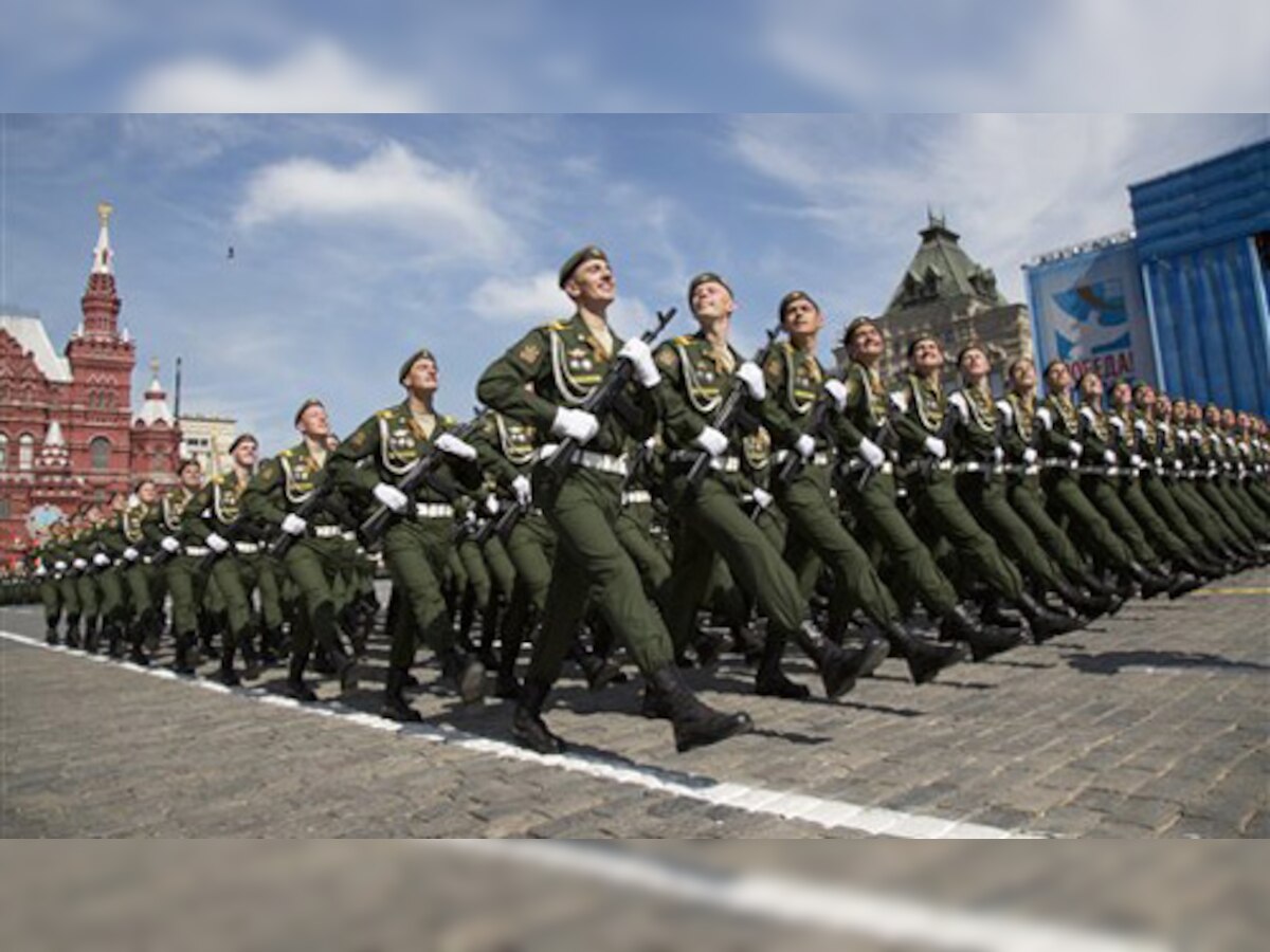 रूस ने विजय दिवस पर अपनी सैन्य ताकत का प्रदर्शन किया, पश्चिम ने किया बहिष्कार