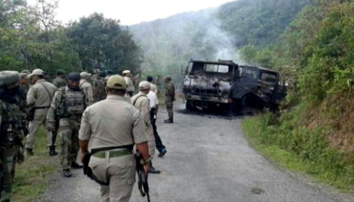 तीन उग्रवादी संगठनों ने ली मणिपुर हमले की जिम्मेदारी, सेना प्रमुख ने स्थिति की समीक्षा के लिए उच्च स्तरीय बैठक की तीन उग्रवादी संगठनों ने ली मणिपुर हमले की जिम्मेदारी, सेना प्रमुख ने स्थिति की समीक्षा के लिए उच्च स्तरीय बैठक की