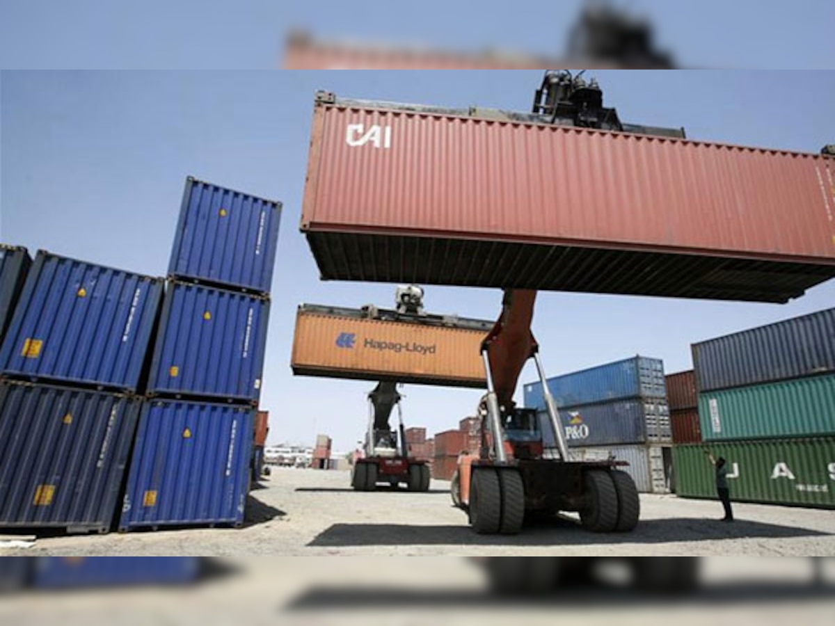 निर्यात मई में 20.19% घटा, व्यापार घाटा भी हुआ कम