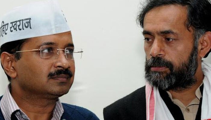तोमर की फर्जी डिग्री मामले में योगेंद्र यादव का खुलासा- 'केजरीवाल को पहले से था पता, नहीं की कार्रवाई' तोमर की फर्जी डिग्री मामले में योगेंद्र यादव का खुलासा- 'केजरीवाल को पहले से था पता, नहीं की कार्रवाई'