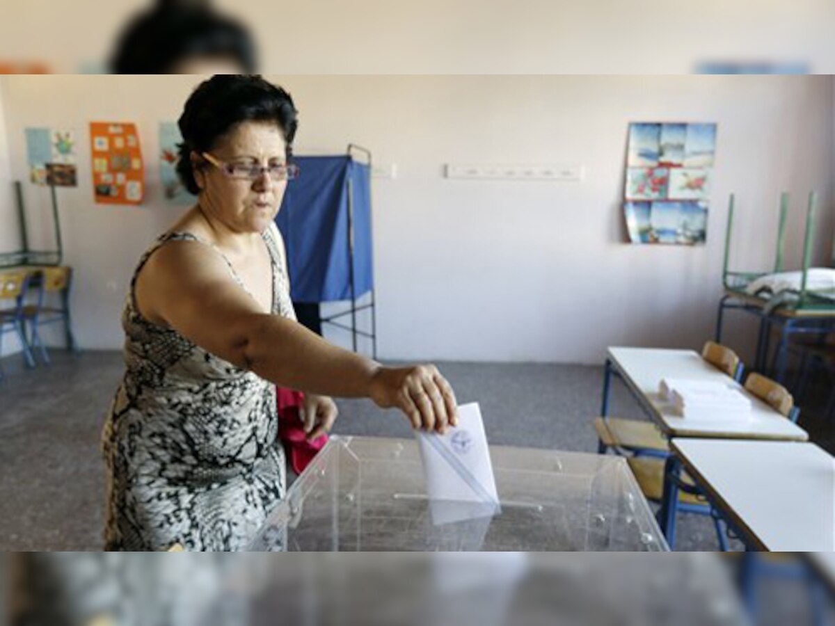 बेलआउट पैकेज : यूनान में जनमत संग्रह पर वोटिंग जारी