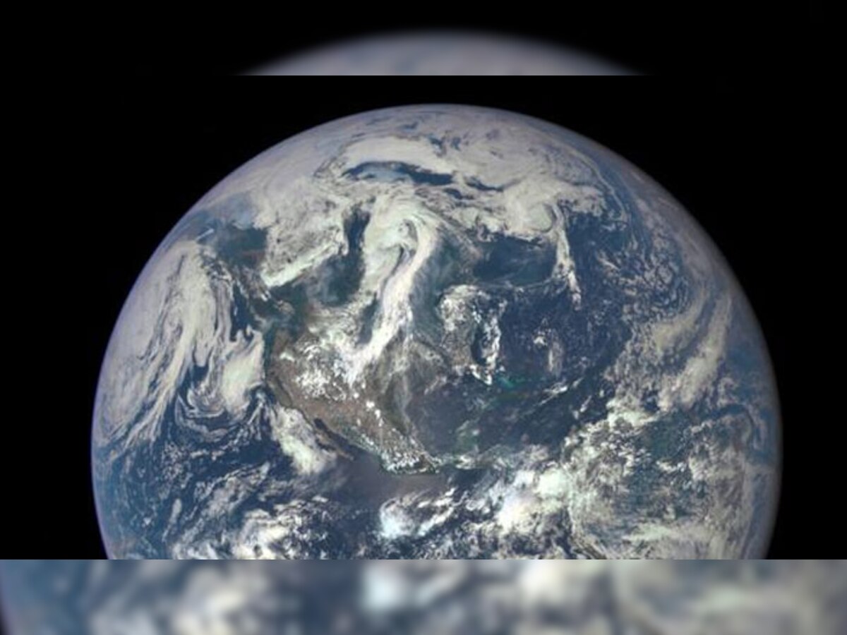 नासा के 'EPIC' कैमरे ने कैद की पृथ्वी की अनूठी तस्वीर