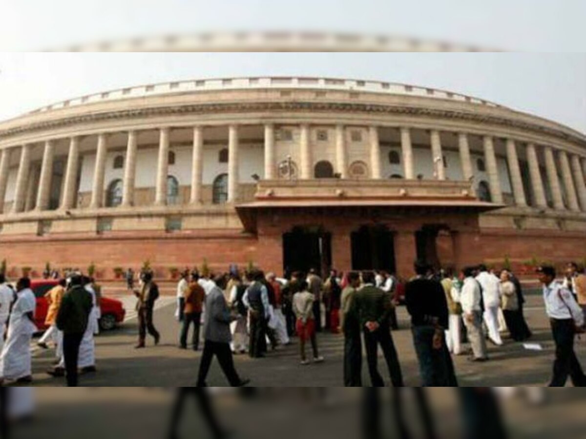 ललित मोदी विवाद पर संसद के दोनों सदनों में फिर जोरदार हंगामा, सुषमा स्‍वराज के इस्‍तीफे पर अड़ी कांग्रेस