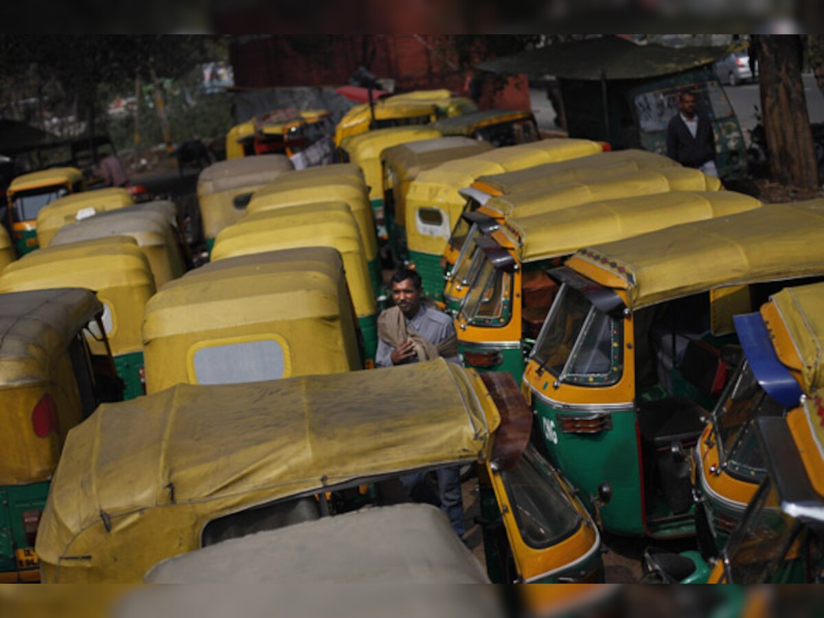 दिल्ली में ऑटो-रिक्शा वालों के लिये अनिवार्य हुआ पीएसवी बैज
