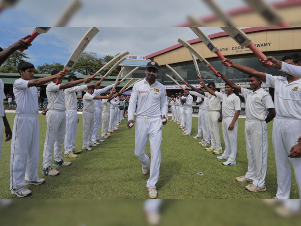 कोलंबो टेस्‍ट का दूसरा दिन: भारत बनाम श्रीलंका - LIVE SCORE
