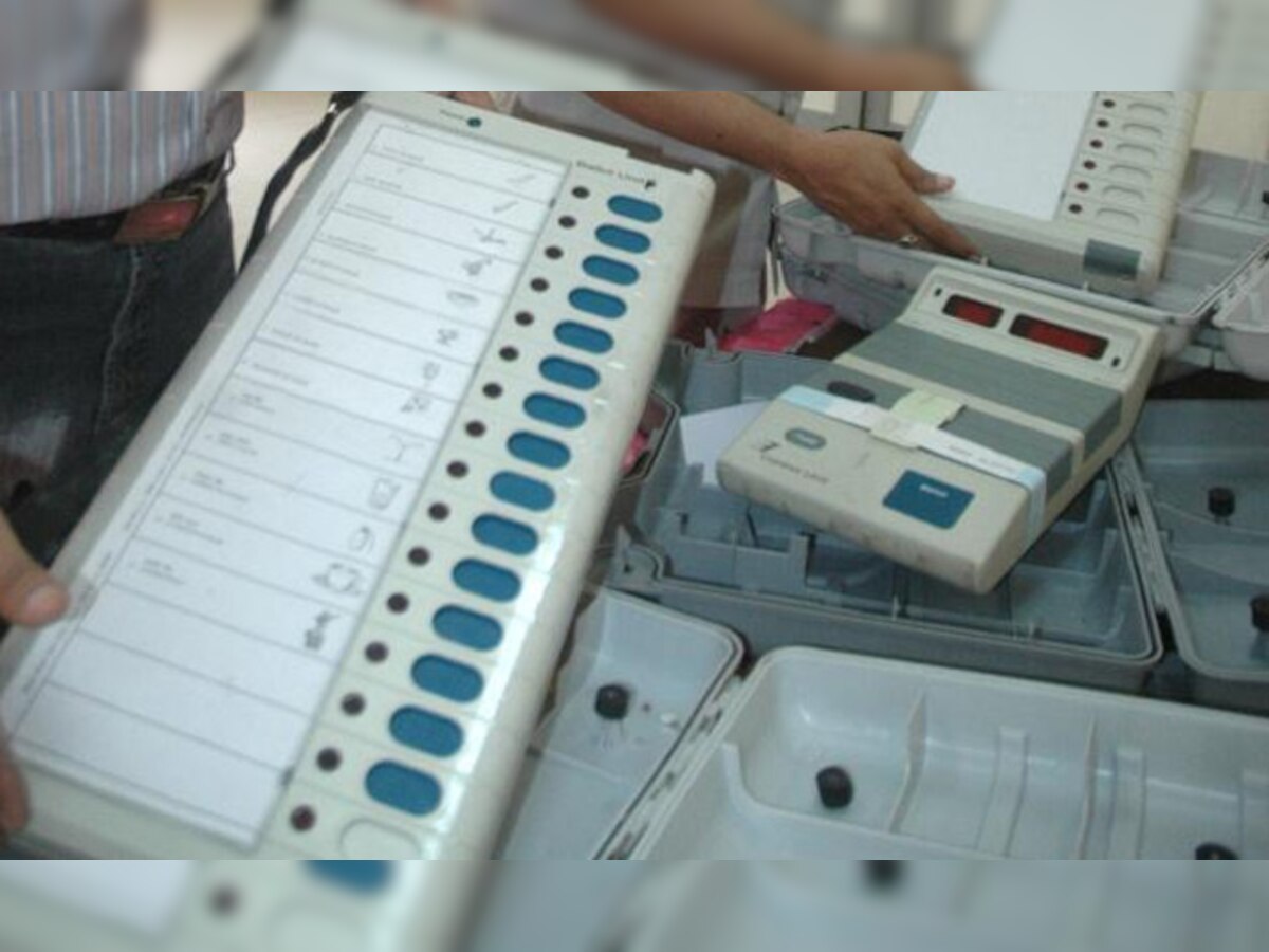 बिहार चुनाव 2015: EVM पर चिपकाई जाएंगी उम्मीदवारों की तस्वीरें