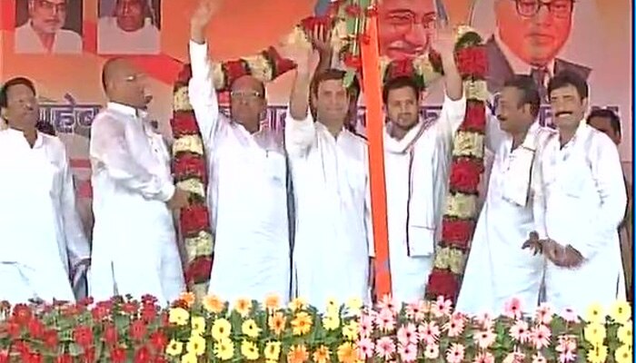 मोदी गरीबों की नहीं 'सूट-बूट' की सरकार है: राहुल मोदी गरीबों की नहीं 'सूट-बूट' की सरकार है: राहुल