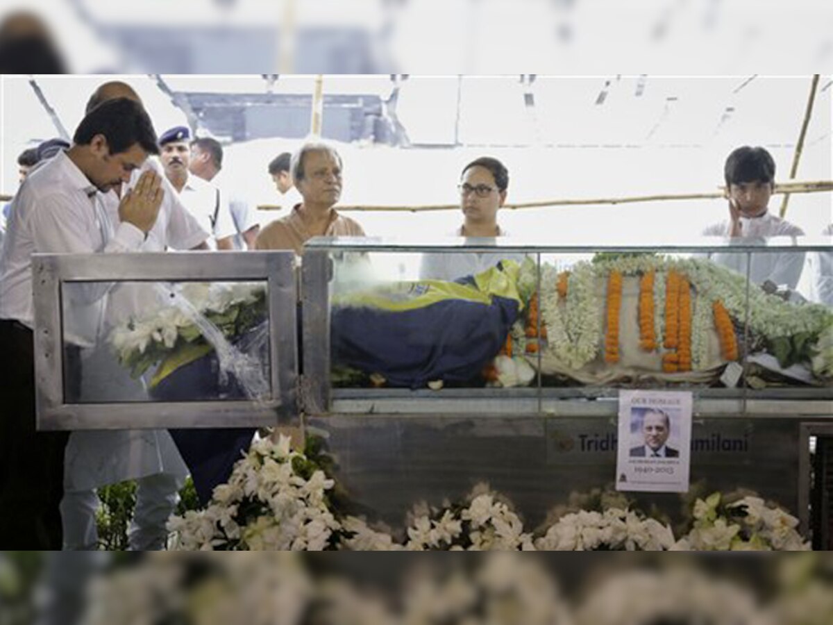 राजकीय सम्मान के साथ हुआ जगमोहन डालमिया का अंतिम संस्कार, नामी-गिरामी हस्तियों ने दी श्रद्धांजलि