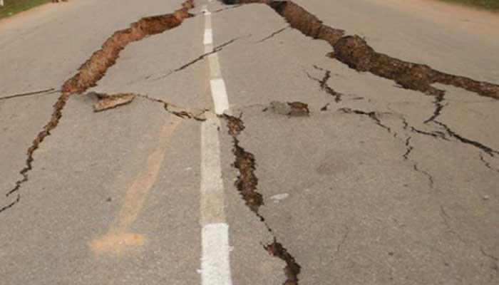उत्तराखंड में भूकंप के झटके, घरों से बाहर निकले लोग उत्तराखंड में भूकंप के झटके, घरों से बाहर निकले लोग