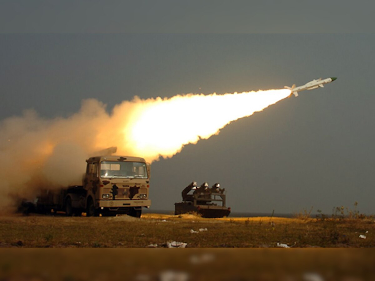 रूस से एस-400 मिसाइल खरीदने का विचार कर रहा भारत : रिपोर्ट