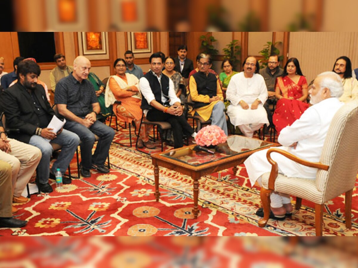 अनुपम खेर के नेतृत्व में कलाकारों-लेखकों के प्रतिनिधिमंडल ने PM से की मुलाकात