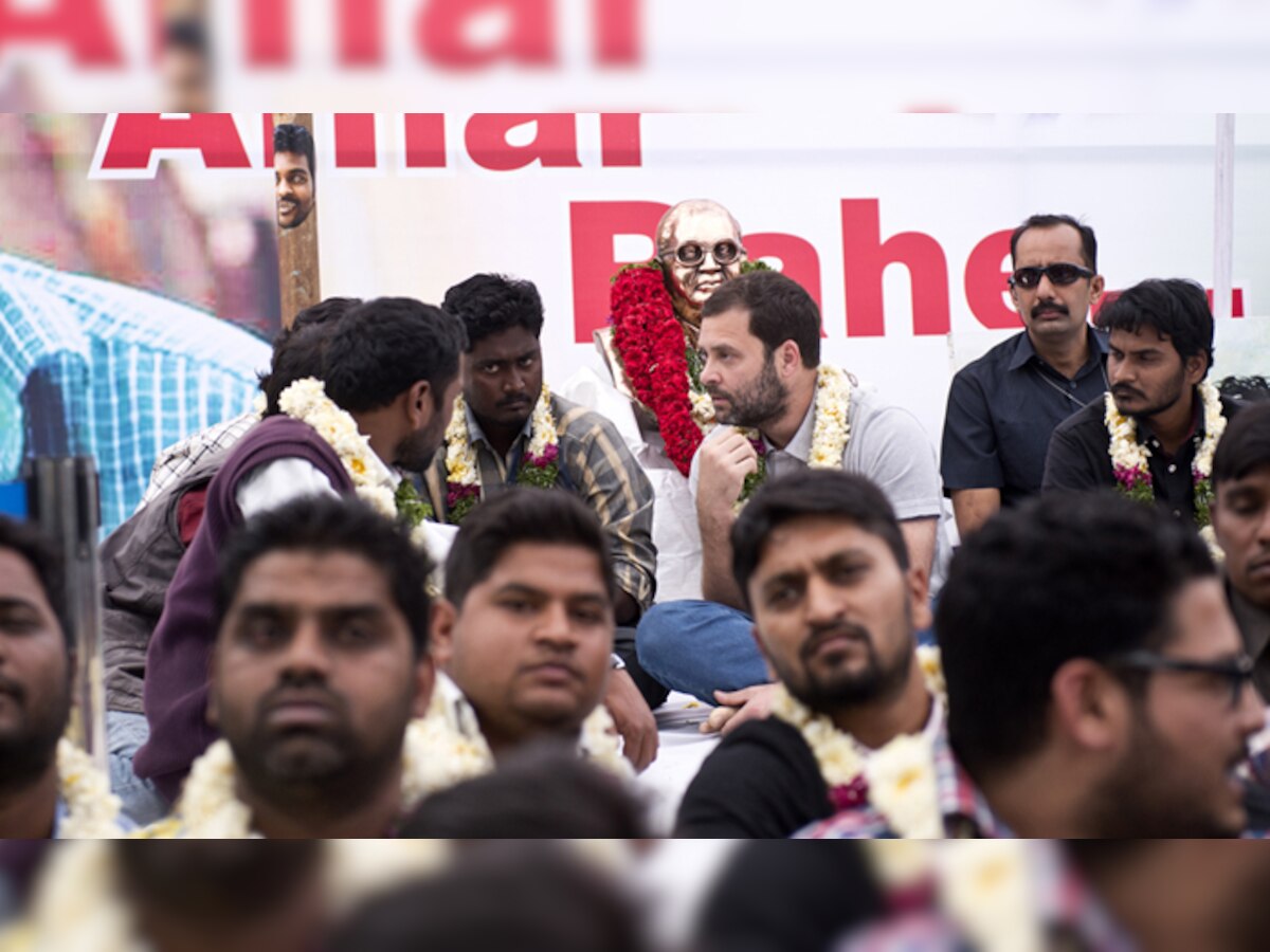 रोहित आत्महत्या: भूख हड़ताल में शामिल हुए राहुल, बोले-नौजवानों पर 'एक विचार' थोपने का प्रयास कर रहे PM और आरएसएस