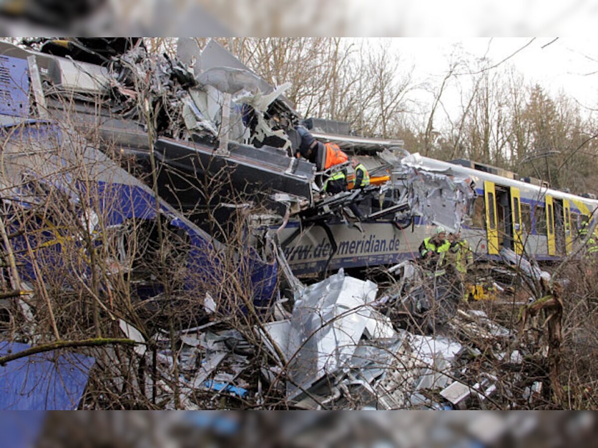 जर्मनी में दो ट्रेनों की टक्कर; 10 व्यक्तियों की मौत, 150 घायल