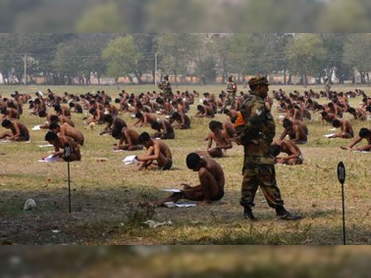सेना भर्ती:  कपड़े उतरवाकर परीक्षा दिलाने के मामले को सेना मुख्यालय ने गंभीरता से लिया