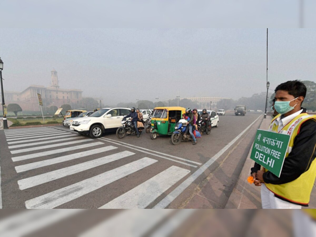 दिल्ली में सम-विषम का दूसरा चरण शुरू, सड़कों पर कारों की संख्या कम