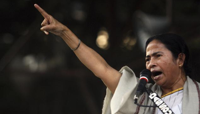 ममता ने मोदी की आलोचना की, कहा- केवल तृणमूल कांग्रेस चोर है, बाकी आप सब साधु हैं क्या? ममता ने मोदी की आलोचना की, कहा- केवल तृणमूल कांग्रेस चोर है, बाकी आप सब साधु हैं क्या?